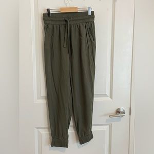 Aritzia Sunday Best Pants